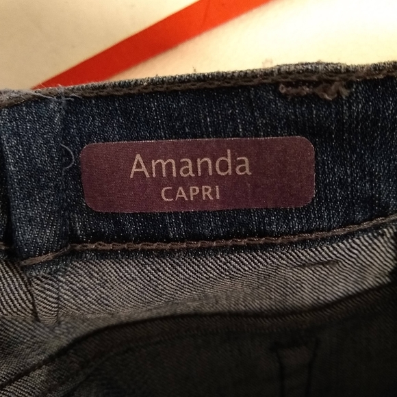 Gloria Vanderbilt Amanda capri jeans - Picture 8 of 11